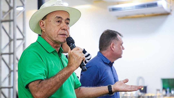 Bocalom esclarece andamento do projeto saneamento e anuncia melhorias: “Com o Governo, vamos ampliar para água e esgoto”