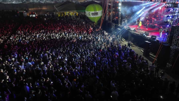 Nenhuma empresa ou pessoa física está autorizada a vender ingressos frontstage ou camarotes para os shows da Expoacre 2025, alerta governo