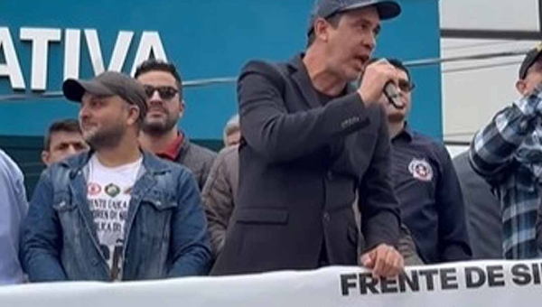 Servidores públicos do Acre de 32 sindicatos voltam às ruas em busca de reajuste salarial