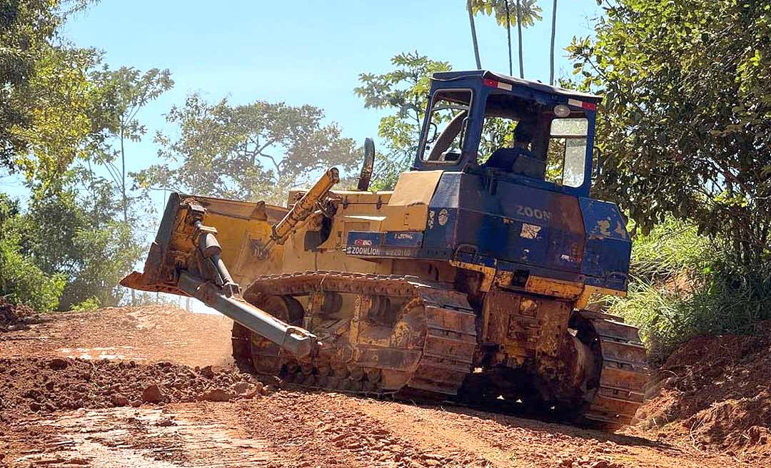 Na Transacreana, Deracre amplia trabalho em 3 lotes, retoma 16 ramais e recupera 300 km