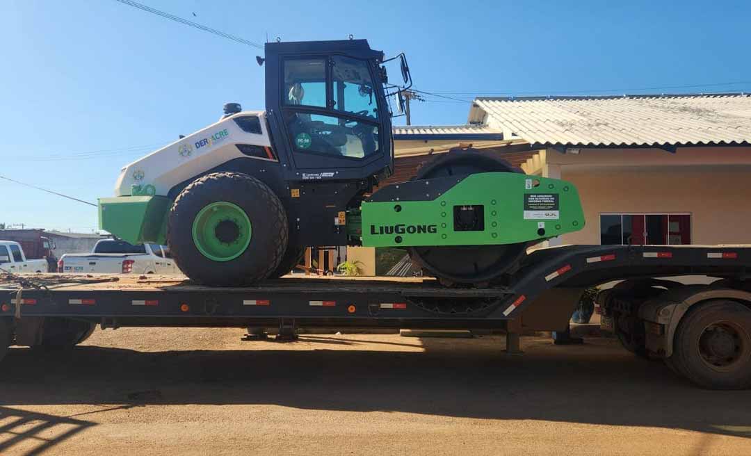 Deracre impulsiona Operação Verão com envio de rolos compactadores a sete municípios do Acre