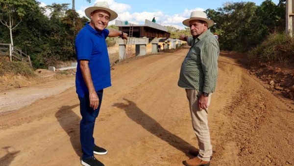 Bocalom visita obras no Caipora e destaca valorização das áreas rurais com investimentos em infraestrutura: “O campo é quem multiplica a riqueza e abastece a cidade”