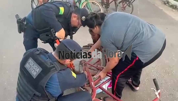 Mãe desesperada pede socorro e Força Tática realiza primeiros socorros em criança na Cidade do Povo