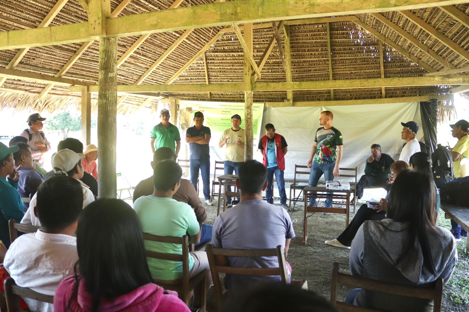 Prefeito Jerry Correia participa de audiência pública na Aldeia Jatobá para ouvir demandas dos povos indígenas e moradores da Reserva Chico Mendes