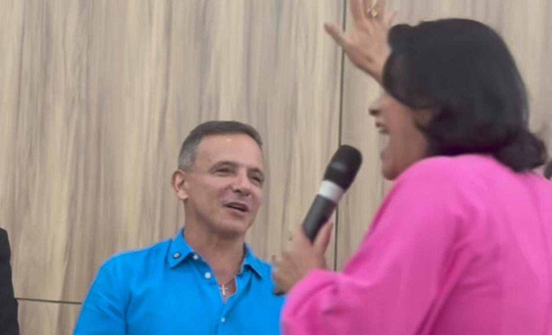 Irmão Bittar: a um ano da eleição, Márcio Bittar “aceita a Jesus” na Assembleia de Deus de Madureira e canta “Vai dar tudo certo”