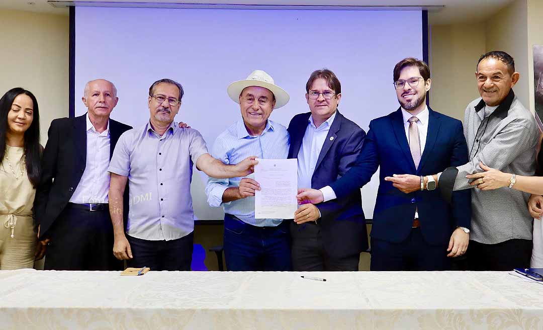 Prefeitura e UFAC firmam parceria para preservar acervo arqueológico de Rio Branco: “Cuidar da nossa história e da nossa identidade”