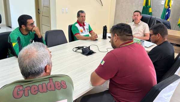 Prefeito Jerry Correia se reúne com toyoteiros para ouvir reivindicações e discutir melhorias