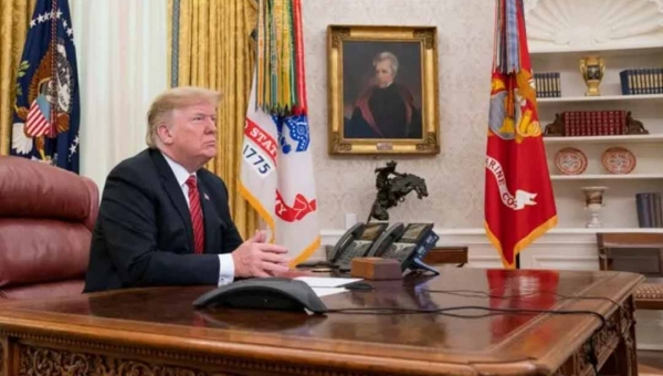 Trump envia novas armas à Ucrânia e ameaça taxar Rússia em 100%