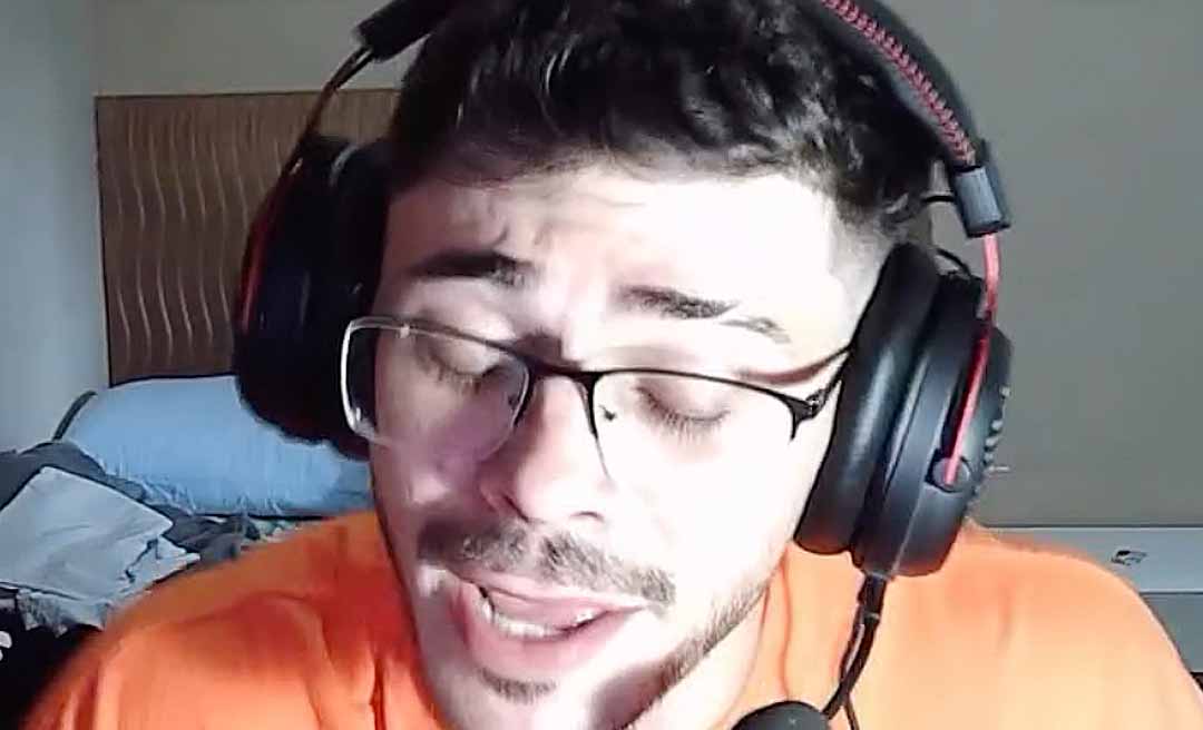 Pedro Shatatt reage aos melhores momentos do "Papo Informal": humor, ironia e uma pitada de céu superlotado