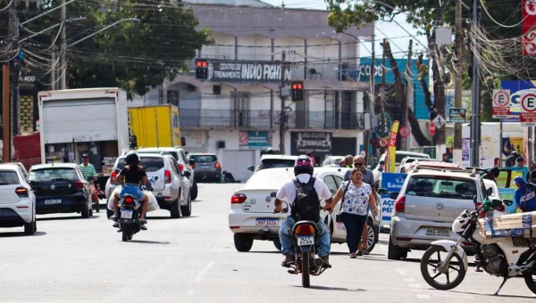 Detran publica edital de notificação com suspensão de CNH para dezenas de condutores no Acre
