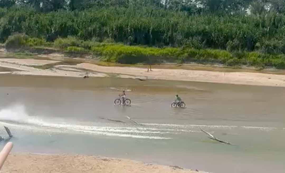 Rios começam a secar com a estiagem e cidades podem sofrer desabastecimento no Acre