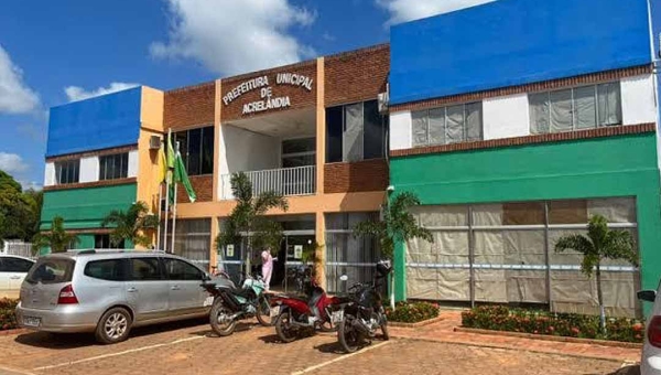 Prefeitura de Acrelândia anuncia seleção com mais de 100 vagas de emprego e salários de até R$ 11,5 mil