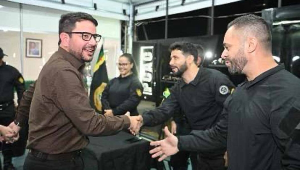 Gladson Cameli destaca estrutura de segurança e comemora sucesso de público na segunda noite da feira: “Estamos vivenciando uma edição histórica”