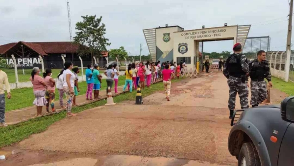 GPOE intercepta arremesso de drogas e celulares em presídio de Rio Branco; Dois suspeitos foram presos em flagrante