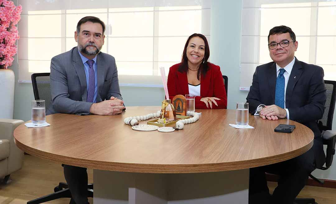 Acre avança em tratativas para oferta de doutorado em Direito com Ufac e USP