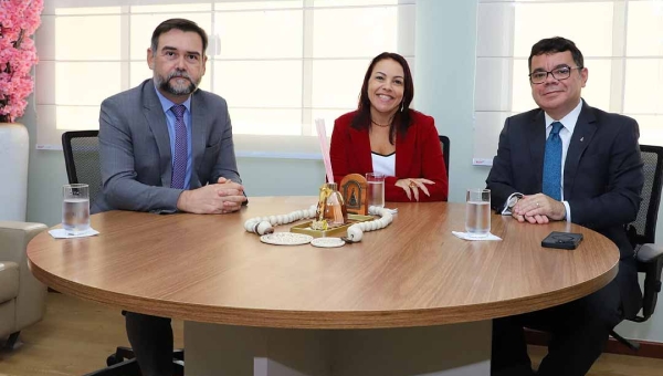 Acre avança em tratativas para oferta de doutorado em Direito com Ufac e USP