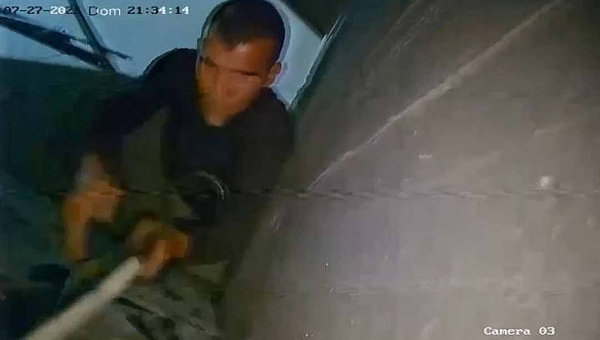 Boate em construção é furtada durante a madrugada em Rio Branco; câmeras registraram o crime