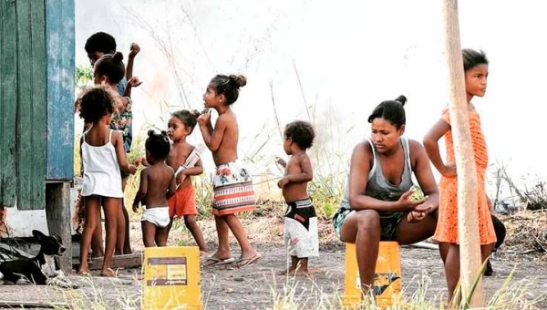 Acre reduz número de mães com baixa escolaridade, mas maioria ainda não concluiu ensino fundamental, aponta IBGE