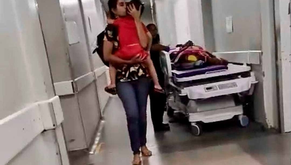 Vídeo mostra superlotação no Pronto-Socorro de Rio Branco; pacientes ocupam corredores do hospital