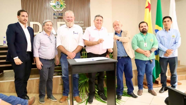 Estados do Norte assinam termo de cooperação para fortalecer zona livre de febre aftosa sem vacinação