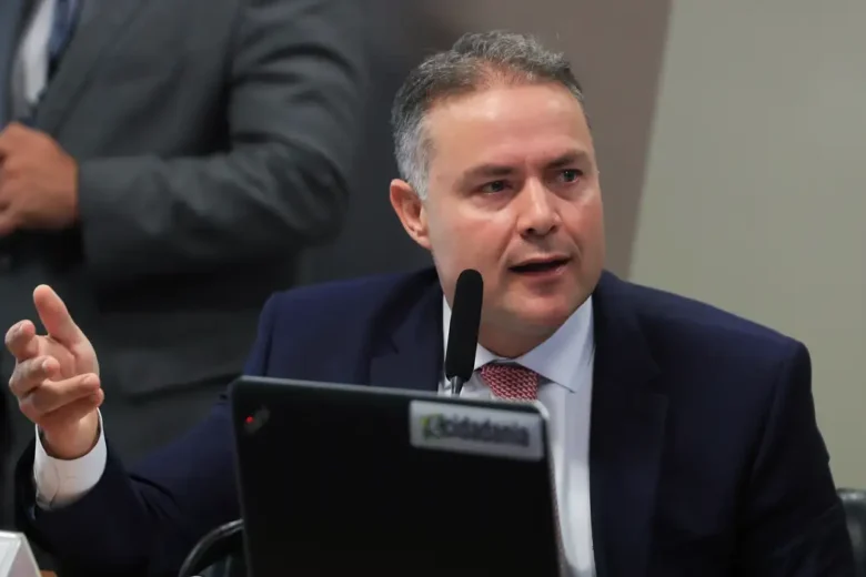 Renan Filho vai anunciar quase R$ 1 bilhão de investimentos nas BR-364 e 317, no Acre