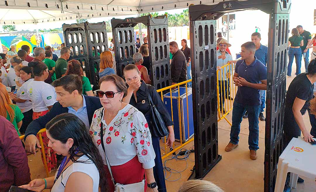 Com fortíssimo esquema de segurança, agenda de Lula no Acre tem menos povo e mais militantes e “amigos” credenciados do presidente