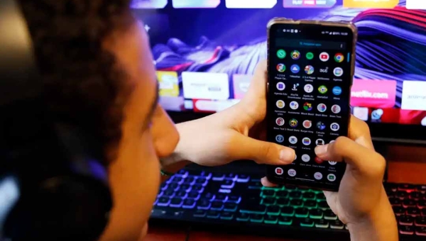 Câmara apresenta texto sobre PL de combate a adultização infantil nas redes em 30 dias