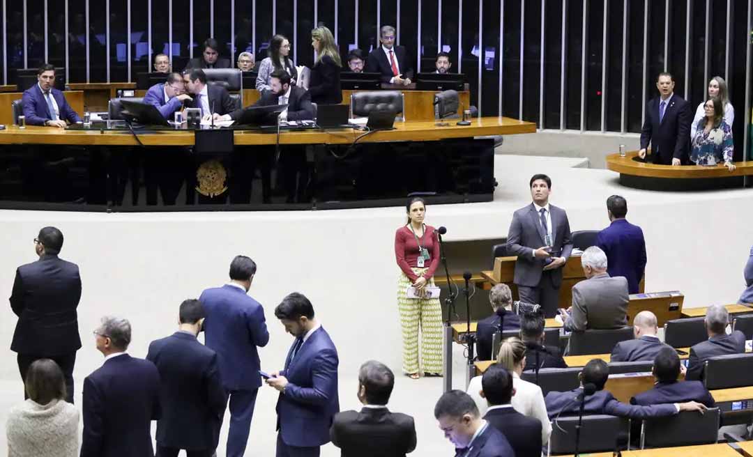 Sem acordo, Câmara dos Deputados não pauta foro privilegiado nem anistia a 8/1