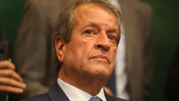 Ministro Alexandre de Moraes autoriza presidente do PL a visitar Jair Bolsonaro