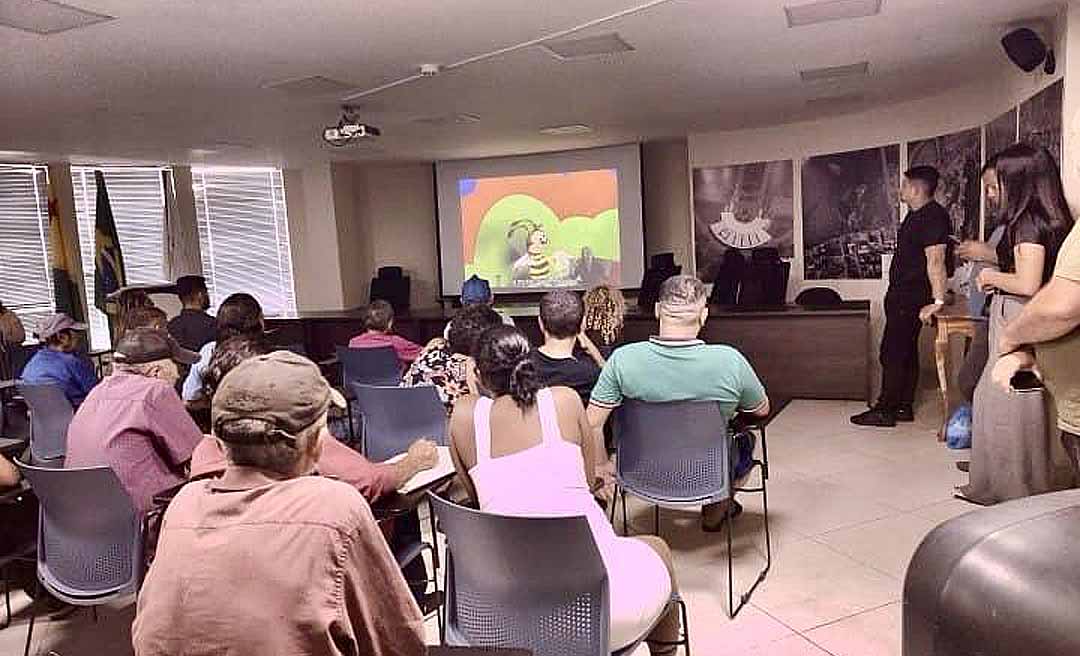 Porto Cine Itinerante leva cinema e inclusão cultural a pessoas em situação de rua em Rio Branco: “Cultura é um direito de todos”