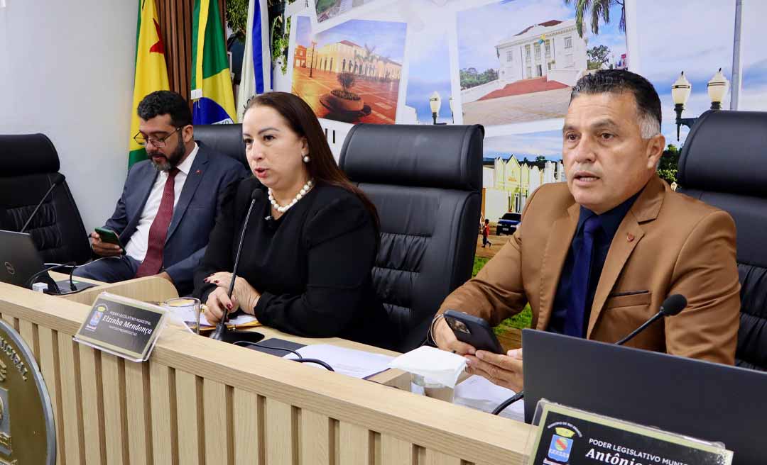 “Cada vereador toma a postura que achar necessária”, diz Elzinha Mendonça ao cobrar apuração de denúncias de assédio moral no RBTrans