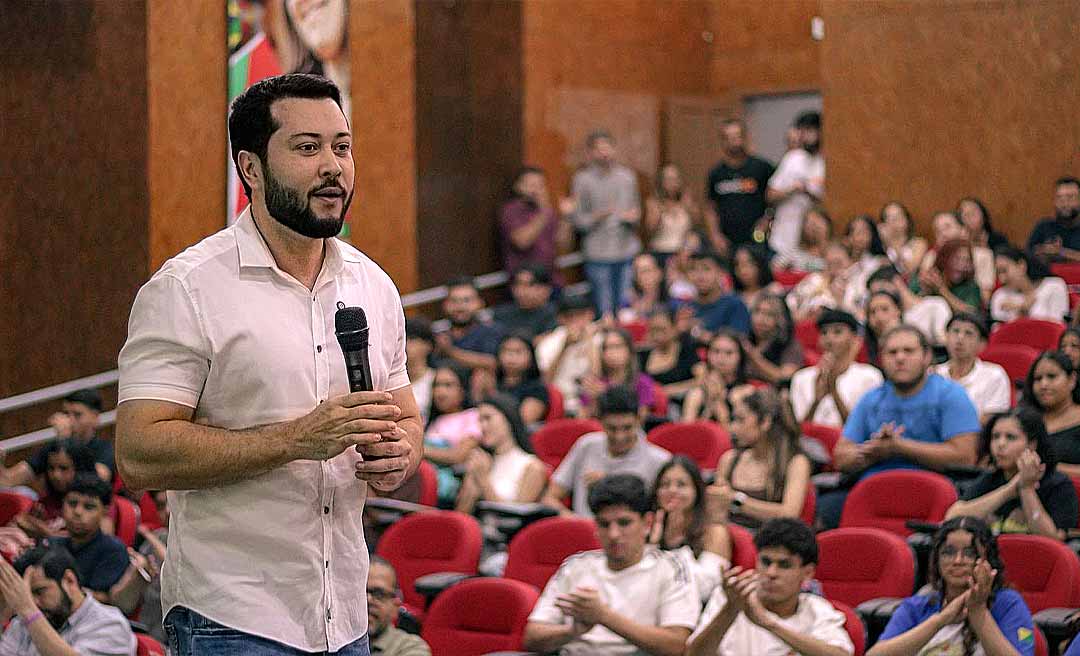 Jarude amplia projeto "Partiu, ENEM" com aulas on-line e aberto a todos os públicos