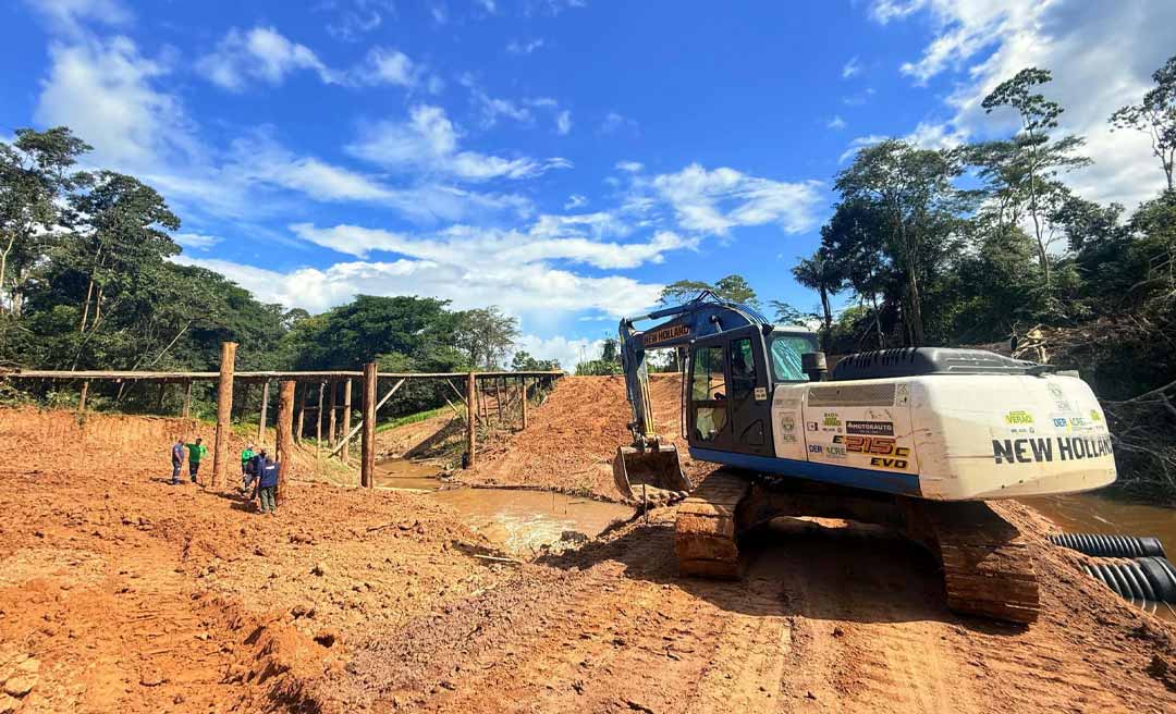Deracre e Prefeitura de Rodrigues Alves iniciam construção de ponte de 32 metros no Ramal 13 de Maio