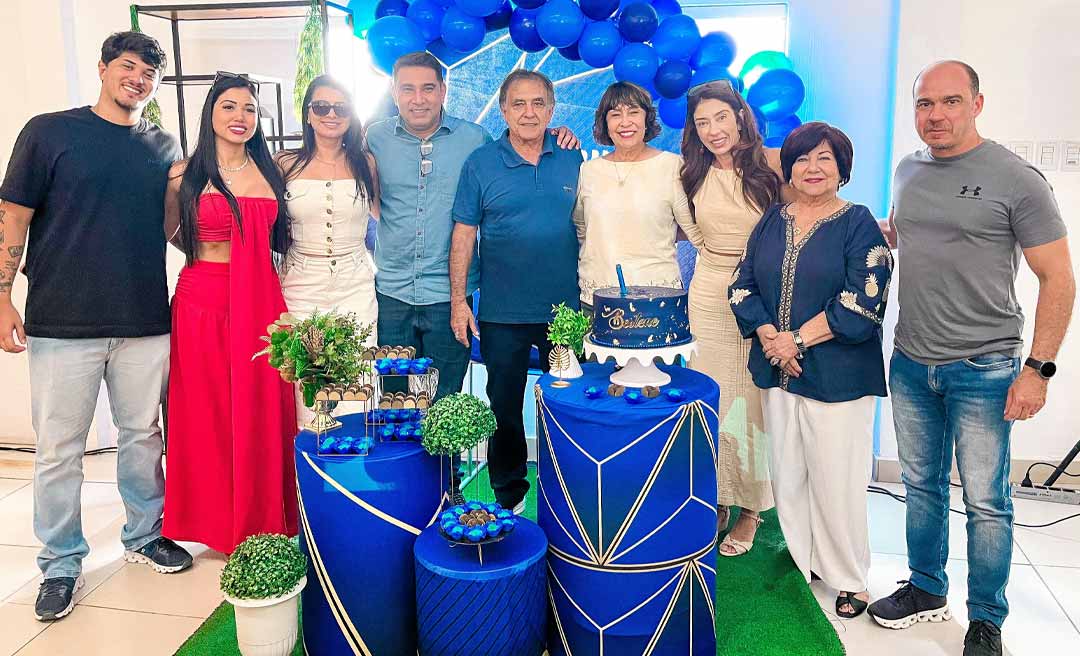 Servidores e amigos realizam comemoração do aniversário de Bestene, presidente do Saneacre