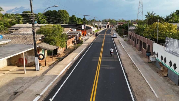 Prefeitura de Feijó realiza trabalho de melhoramento de ruas na área urbana do município