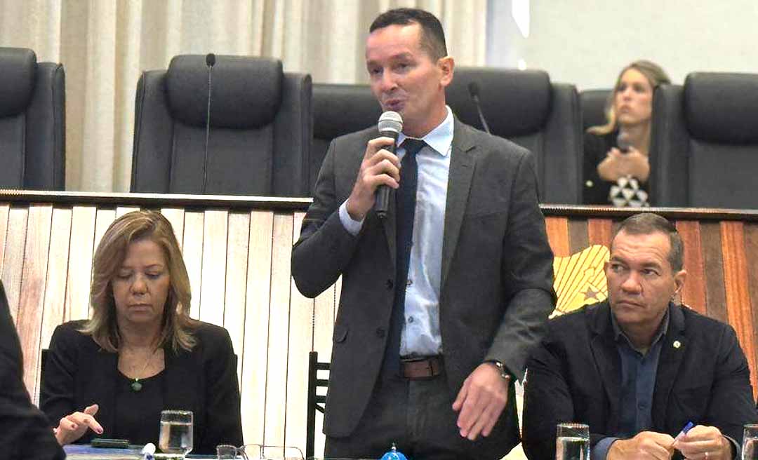 Adailton Cruz diz que Opera Acre está sendo feito sem a devida estrutura hospitalar e denuncia apadrinhamento