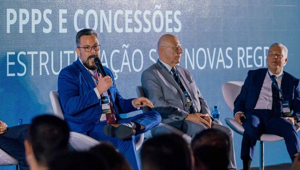 Senador Alan Rick defende avanços no saneamento e simplificação de licenciamento em evento da Abcon/Sidcon