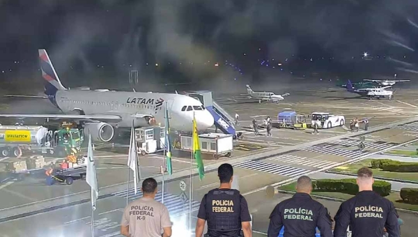 PF prende funcionário de terceirizada do aeroporto de Rio Branco que teria auxiliado passageiro a embarcar com cocaína