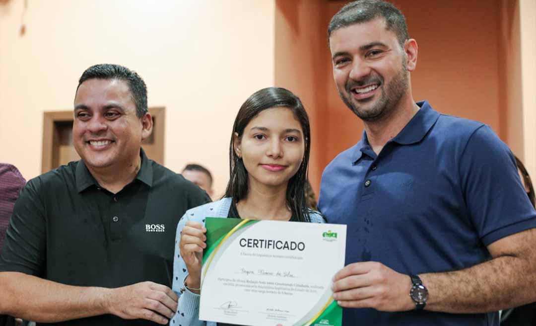 Projeto Redação Nota 1000 já beneficiou quase dois mil alunos de escolas públicas em todo o Acre