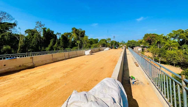 Ponte sobre o Igarapé Redenção, zona rural de Rio Branco, será inaugurada em setembro: “A realidade é outra. Só temos a agradecer”