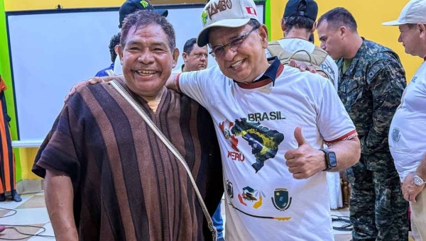 Gonzaga e secretários do Acre recebem título de cidadão em província peruana pela contribuição à integração entre Brasil e Peru