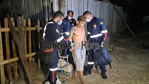 Homem sofre tentativa de homicídio a golpes de terçado após ter casa invadida no bairro Seis de Agosto, 2° Distrito da Capital