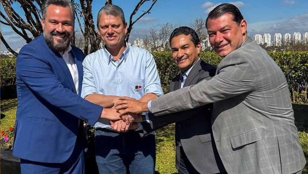 “Política se faz com diálogo, boas ideias e parcerias certas”, diz Alan Rick ao postar foto aos lado de líderes do Republicanos