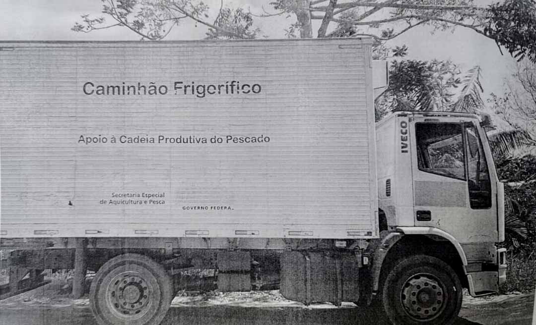 Com o apoio da Polícia Federal, caminhão que deveria atender pescadores é resgatado em frigorífico em Cruzeiro do Sul