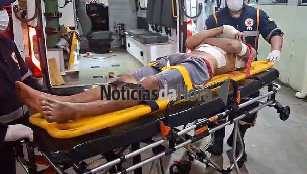 Homem é encontrado ferido com quatro facadas às margens da BR-317, próximo ao município de Capixaba