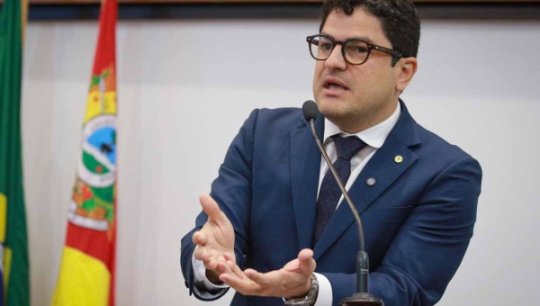 Deputado Eduardo Ribeiro mostra preocupação com o desemprego em Rio Branco