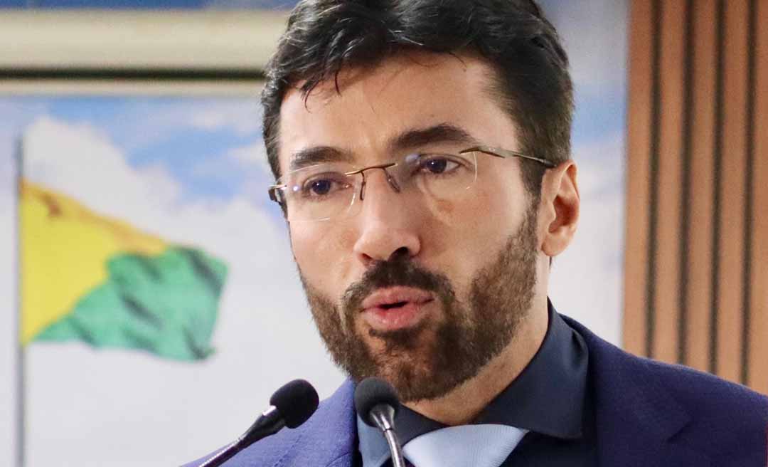 Zé Lopes critica atrasos e novos gastos no viaduto da AABB: “Obra desnecessária e que já custou caro demais”