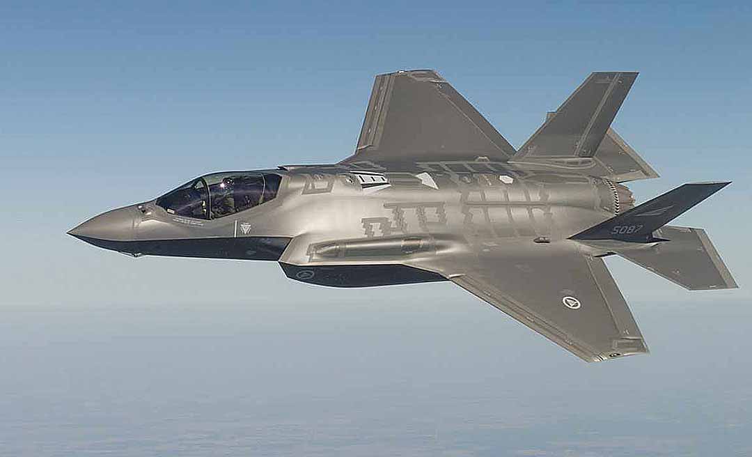 EUA enviam F-35 a Porto Rico e ampliam pressão militar sobre Maduro
