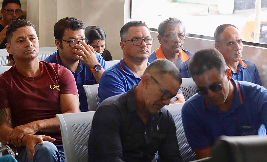 Motoristas de ônibus de Rio Branco anunciam greve a partir desta quarta-feira; apenas 30% da frota estará em circulação na Capital