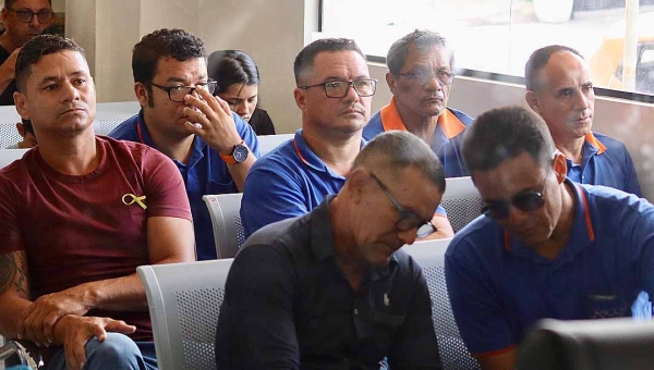 Motoristas de ônibus de Rio Branco anunciam greve a partir desta quarta-feira; apenas 30% da frota estará em circulação na Capital